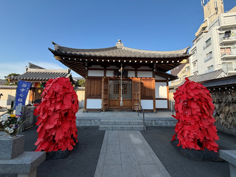 202601_1_赤紙仁王 東覚寺①_東覚寺 金剛力士像